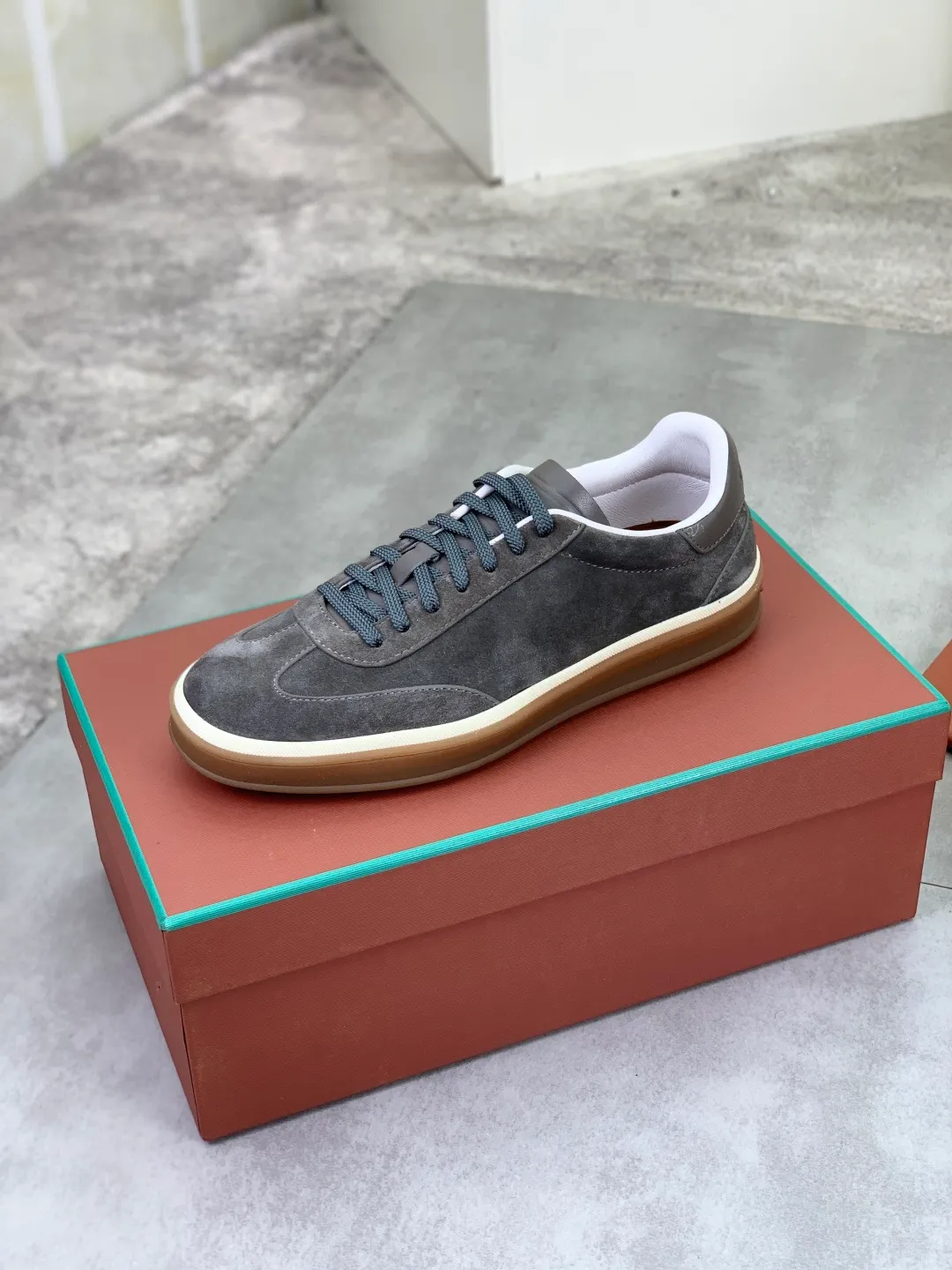 Men's men's shoes 💰P580 New model 💰 The latest casual shoes Loro Piana 💯 Top grade 💯 Buy the original copy 💯 Founded the existing Loro Piana company on April 24, 1924. It is the sixth generation of family operation, providing the best quality products to customers who are discerning about taste and quality. Imported original fly woven fabric with cowhide fabric, plain calfskin lining, hand-stitched thread with cowhide feet, original packaging, high-end outsole, size: 38-45 (customized for 46), 8️⃣ colors available